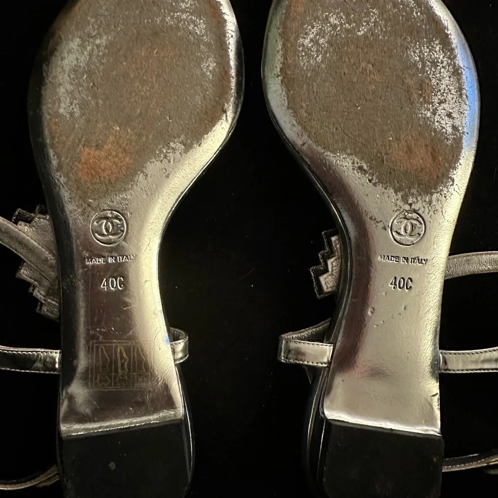 CHANEL Sandals Size 9 - Picture 3 of 4
